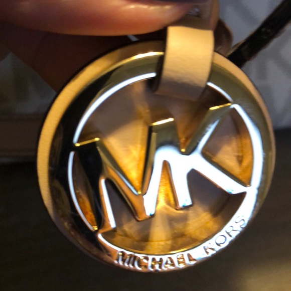 Monogram cream Michael Kors bag - Picture 3 of 8